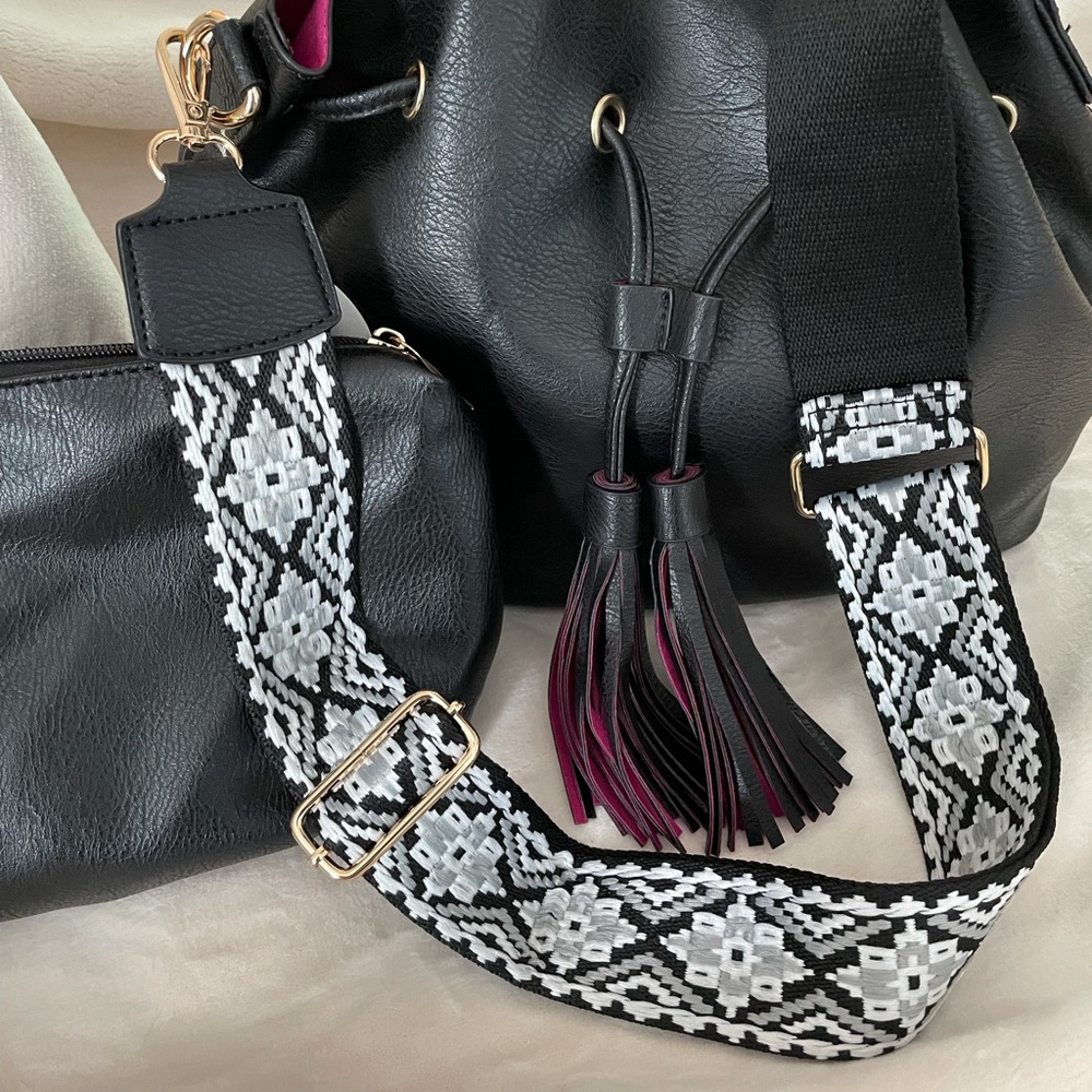 Black bucket bag w embroidery straps
